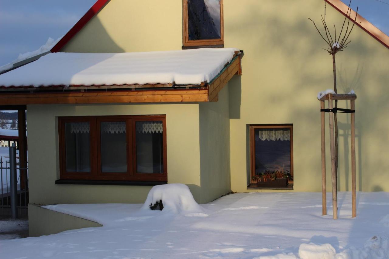 Bendovsky Dvur Bed & Breakfast Dusniky Exterior foto