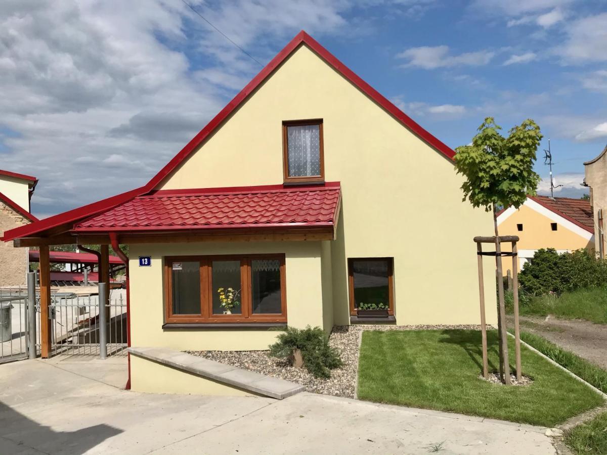 Bendovsky Dvur Bed & Breakfast Dusniky Exterior foto