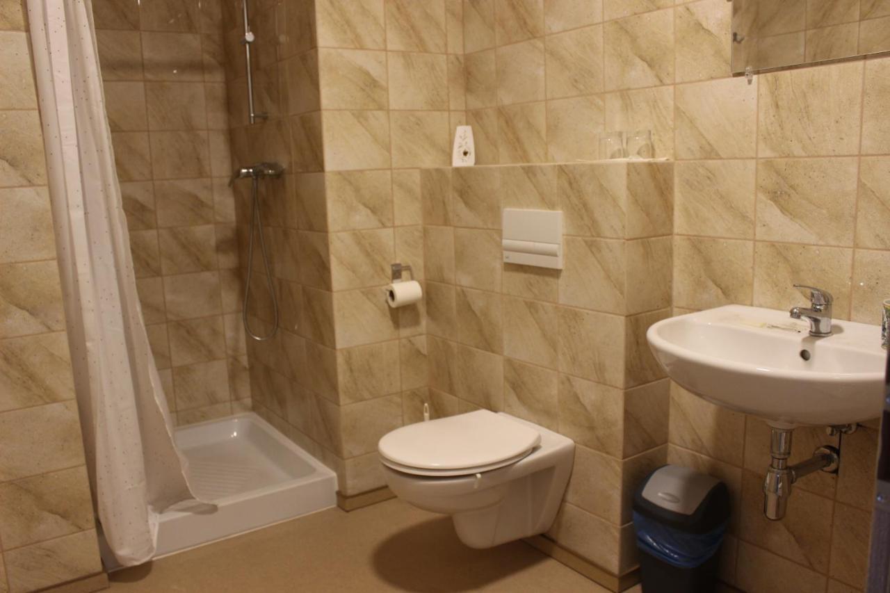 Bendovsky Dvur Bed & Breakfast Dusniky Exterior foto