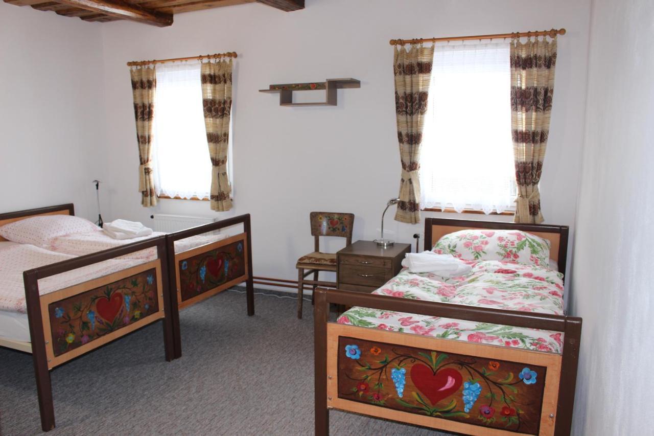 Bendovsky Dvur Bed & Breakfast Dusniky Exterior foto