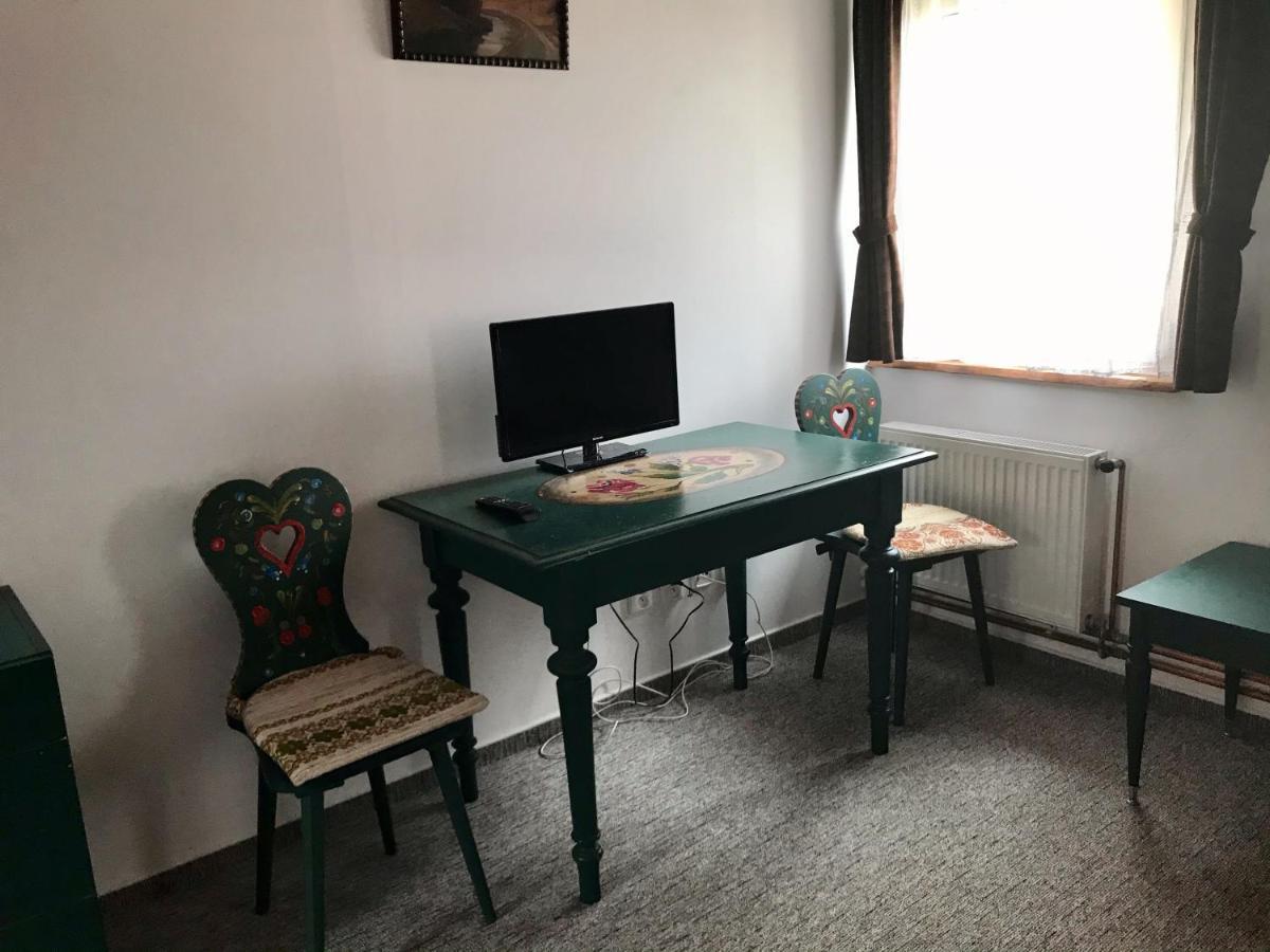 Bendovsky Dvur Bed & Breakfast Dusniky Exterior foto