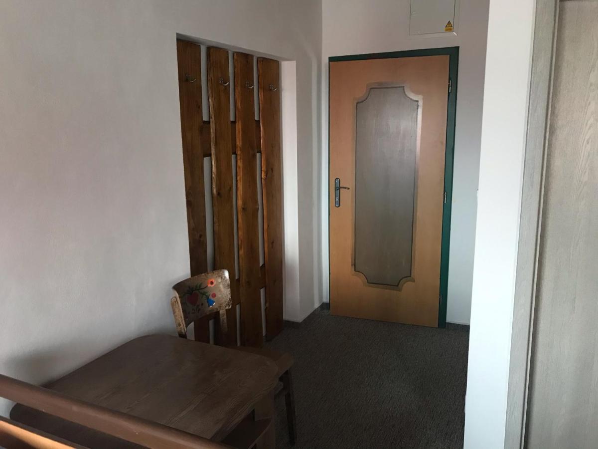 Bendovsky Dvur Bed & Breakfast Dusniky Exterior foto