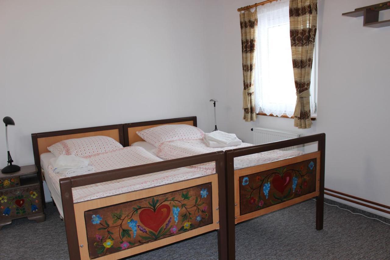 Bendovsky Dvur Bed & Breakfast Dusniky Exterior foto