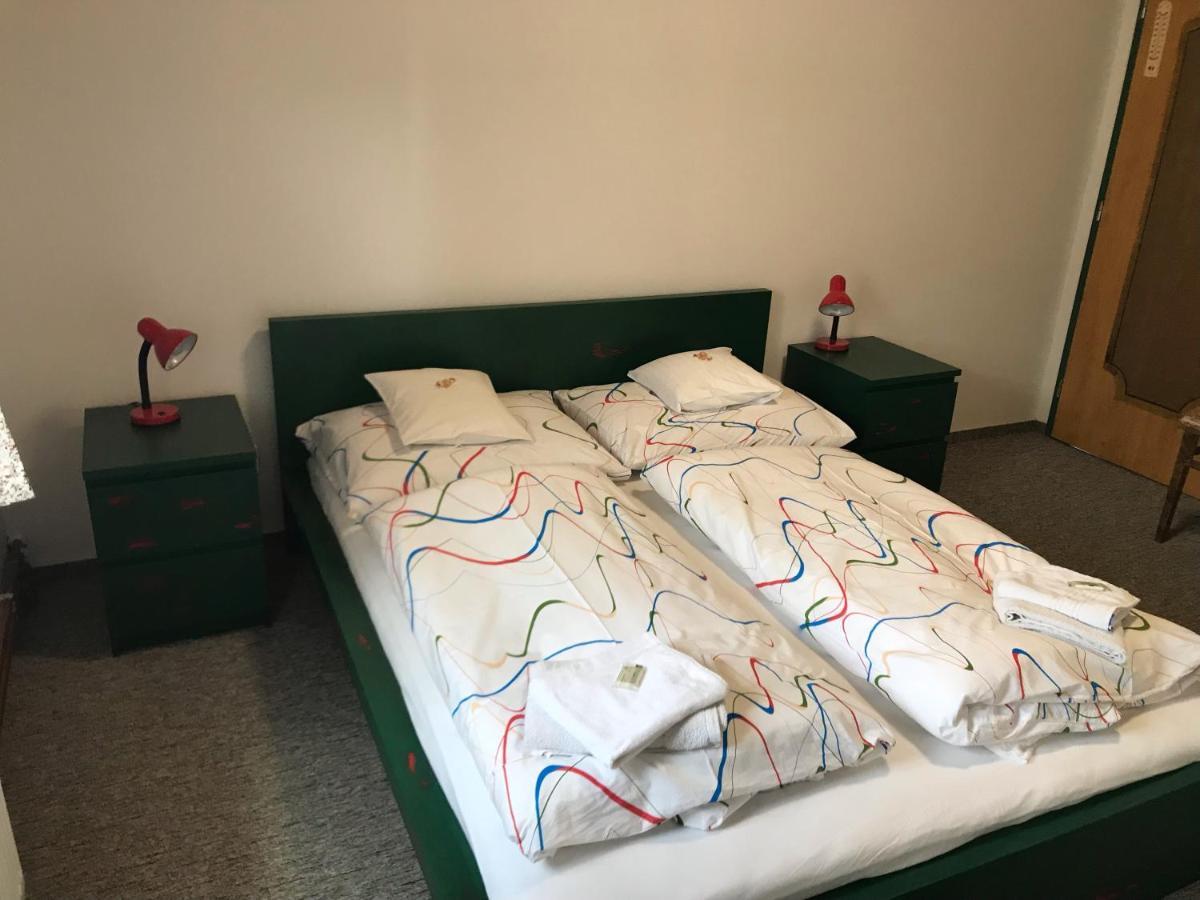 Bendovsky Dvur Bed & Breakfast Dusniky Exterior foto